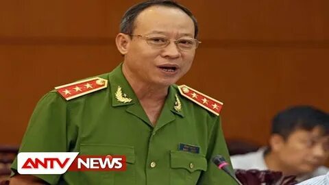 Hàng xóm bên trái cấm sửa nhà ban ngày, hàng xóm bên phải cấm làm ban đêm